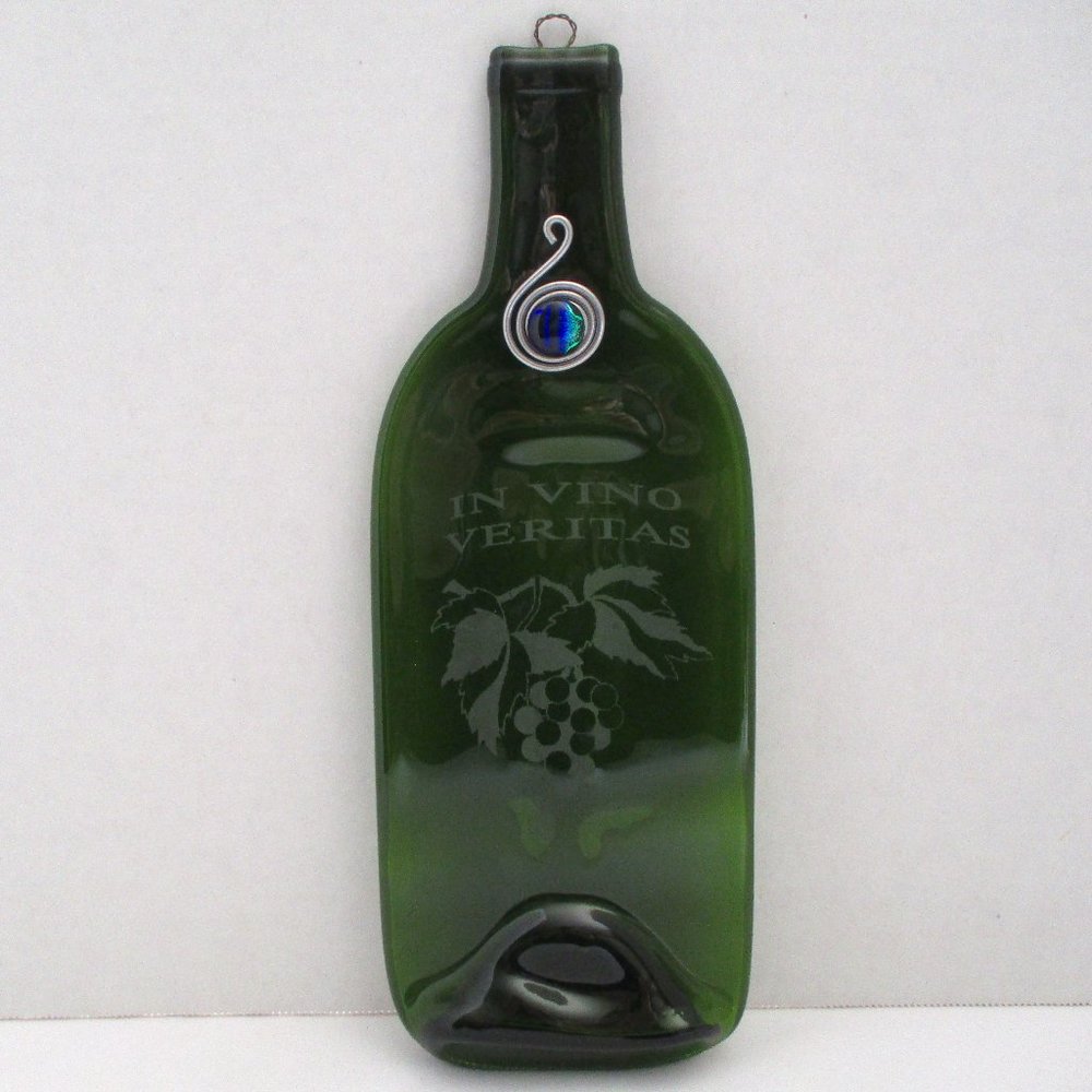 Nice Flattened Glass Wine Bottle Cutting Board Cheese Tray Wall Home Decor 12"